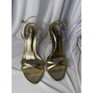 Steve Madden
Jypsey Sandals